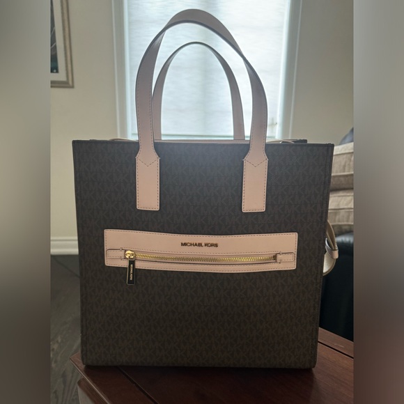 Large Blush Powder Michael Kors Tote Bag 🤎 - Picture 4 of 7